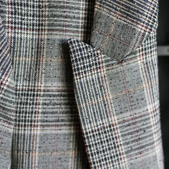 Blazer - Picture 2 of 3